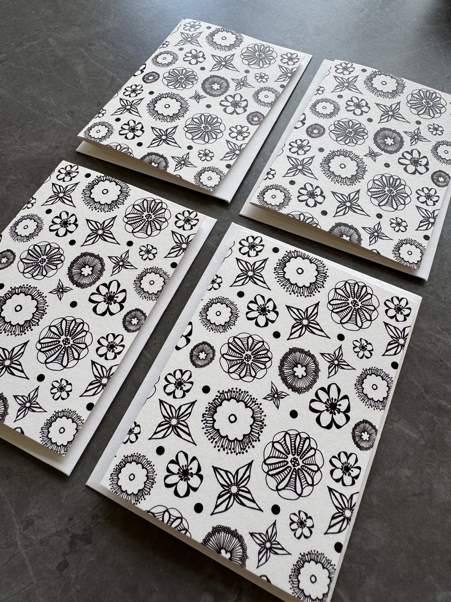 Small note cards with abstract floral pattern