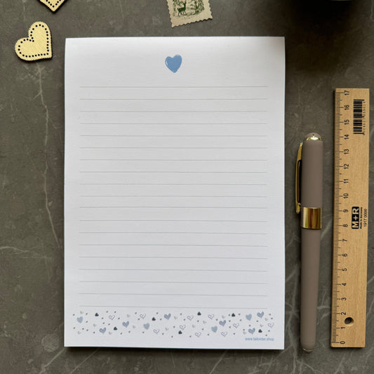 A5 notepad with blue heart pattern